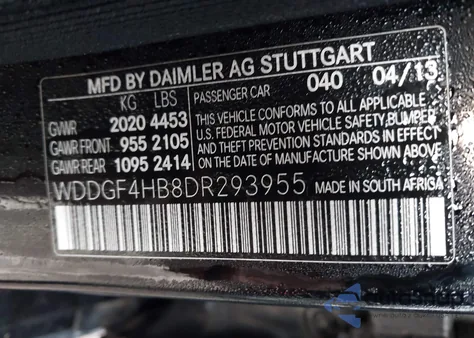 2013 Mercedes-Benz C 250 Sport z USA, uszkodzony, nr VIN WDDGF4HB8DR293955